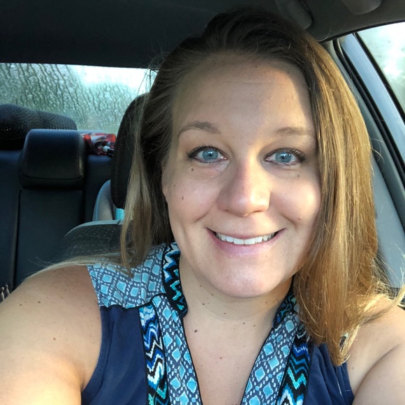 Meet your Posher, Leslie - Picture 1 of 1